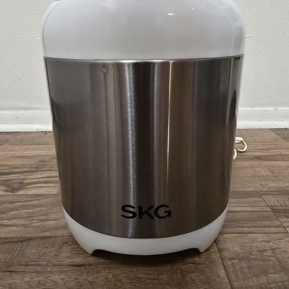 SKG Automatic Programmable Bread Machine - Picture 4 of 8